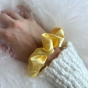Tella Couture | Scrunchie